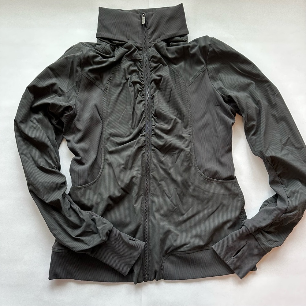 Lululemon Dance Studio Jacket - excellent condition!!!!